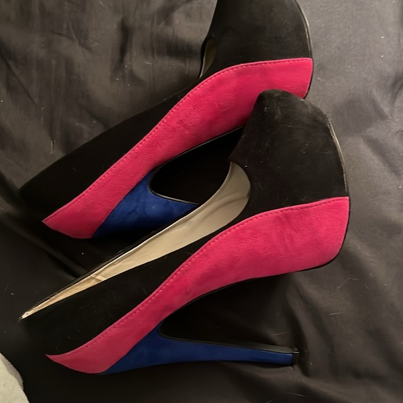 Multicolor heels 🩷🩵🖤 - Picture 2 of 5